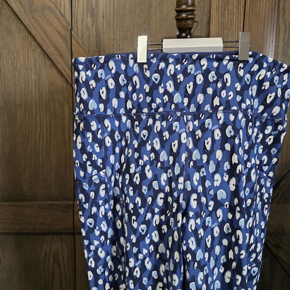 Lilly Pulitzer Leopard Legging - Picture 2 of 4